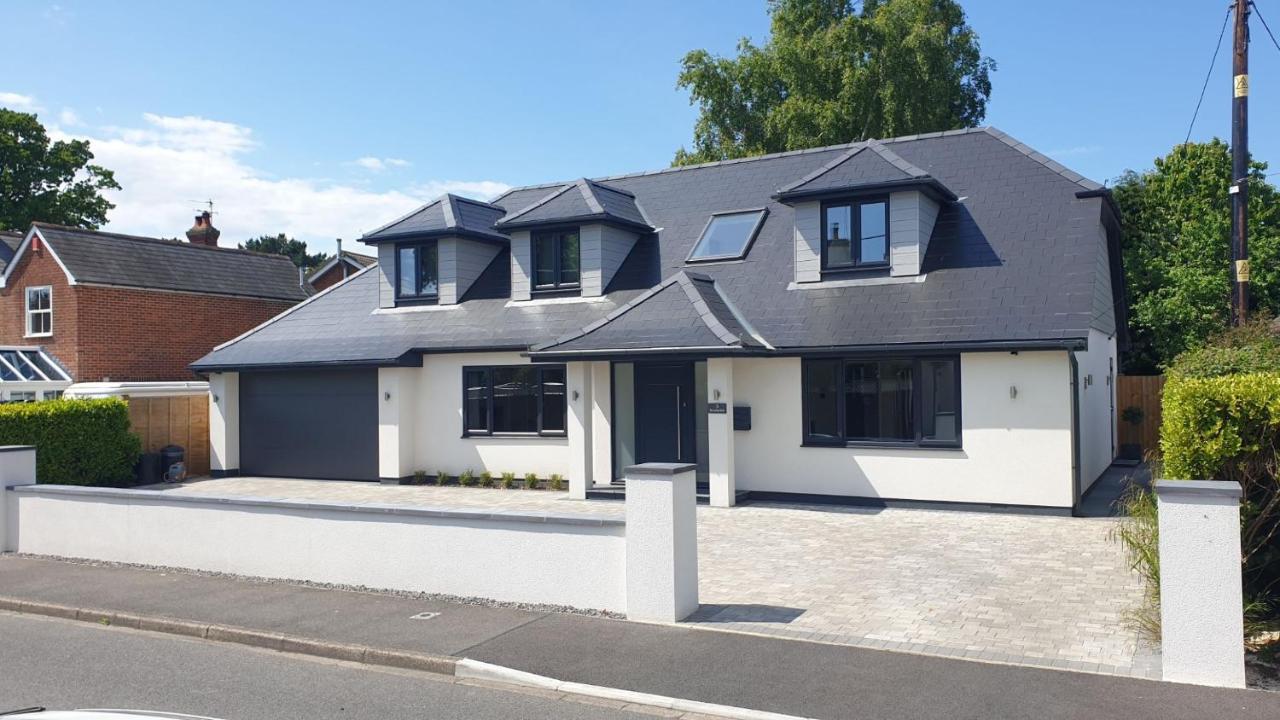 Large Modern Self Contained In * Lymington