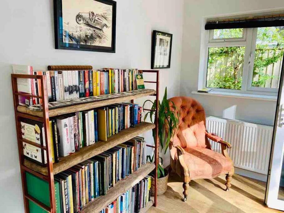 Holiday home Quiet Coastal Cottage, Perfect For Walkers Due To Its Natural Location
