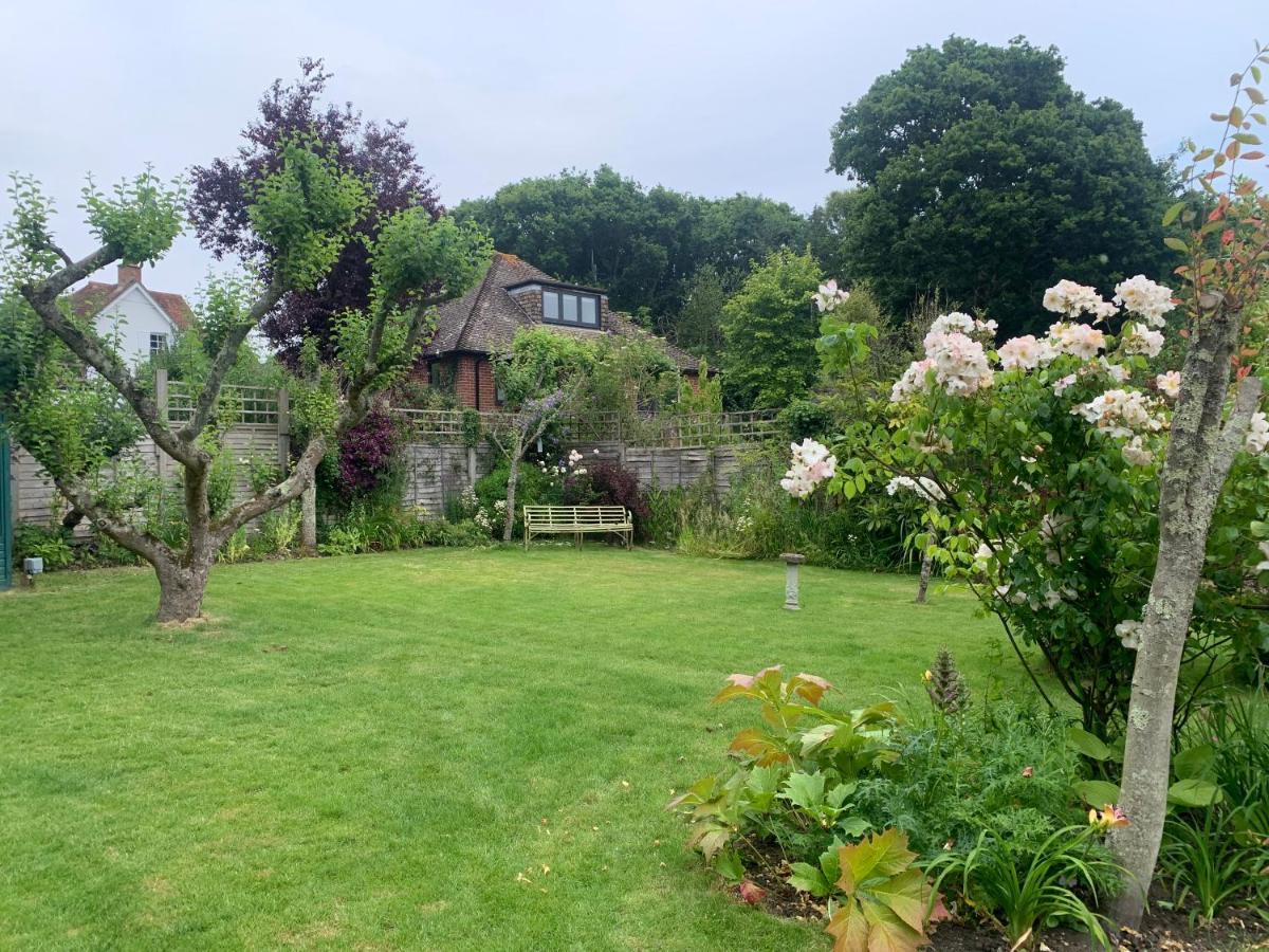 Quiet Coastal Cottage, Perfect For Walkers Due To Its Natural Location Holiday home