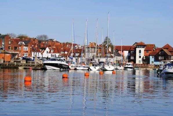 Holiday home Courtyard Lymington, 2 Adults Only *